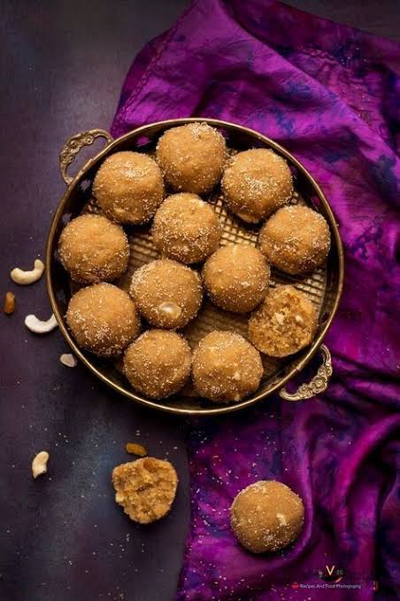 Churma Ladava | ચૂરમા લાડવા - Gramya 